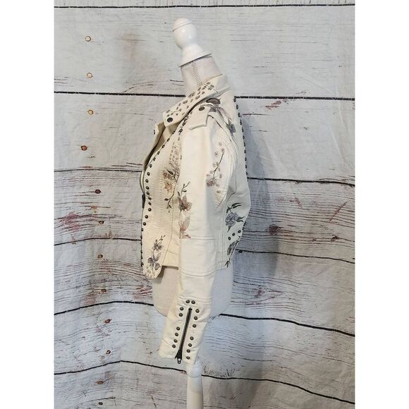 Blanknyc Embroidered Floral Faux Leather Moto Jacket Size Small - Picture 3 of 9